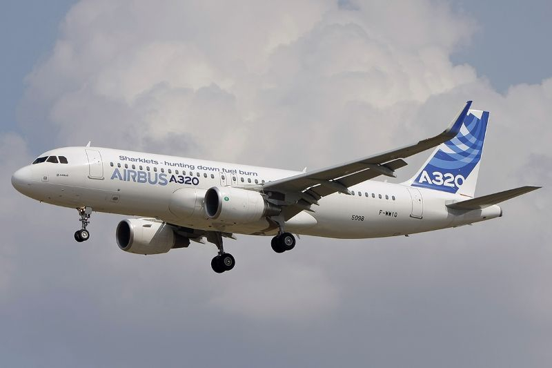 
						Airbus автоматизирует сборку самолётов с помощью роботов и цифровых двойников